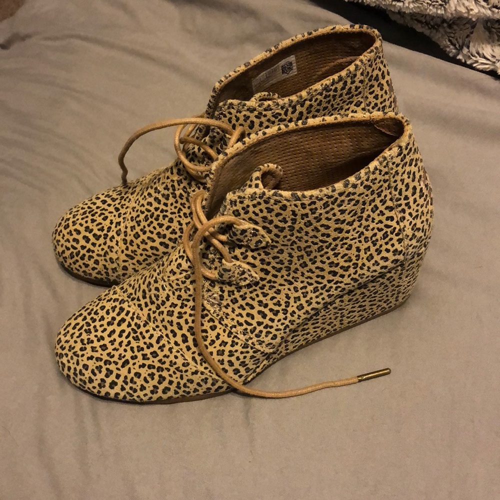 Wedged Tom’s Booties